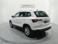 Usado Skoda Karoq Selection 150 CV (110 kW) 2025 Blanco SUV