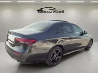 Usado Mercedes E300 306 CV (225 kW) 2022 Gris / plata Berlina