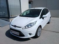 Begagnad Ford Fiesta Titanium 69 HK (50 kW) 2011 Vit Halvkombi
