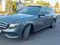 Usado Mercedes E220 194 CV (142 kW) 2018 Gris / plata Familiar