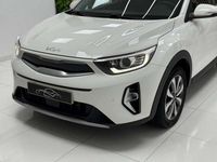 Usado Kia Stonic 101 CV (74 kW) 2022 Blanco SUV