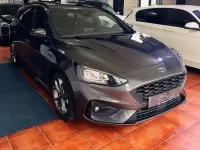 Usado Ford Focus ST-Line 155 CV (114 kW) 2021 Gris Familiar