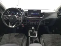 Usado Kia Ceed 100 CV (73 kW) 2023 Rojo Utilitario