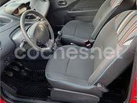 Usado Renault Twingo Authentique 75 CV (55 kW) 2012 Rojo Utilitario