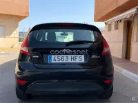Usado Ford Fiesta Trend 68 CV (50 kW) 2011 Negro Berlina