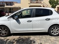 Begagnad Peugeot 208 Style 82 HK (60 kW) 2014 Vit Halvkombi