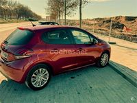 Usado Peugeot 208 Style 82 CV (60 kW) 2017 Rojo Utilitario