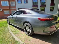 Usado Mercedes E350 299 CV (219 kW) 2020 Gris / plata Coupe