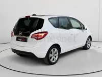 Usado Opel Meriva Excellence 136 CV (100 kW) 2016 Blanco Monovolumen