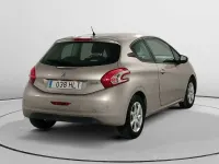 Usado Peugeot 208 Active 82 CV (60 kW) 2012 Gris Utilitario