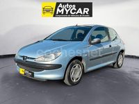 Usado Peugeot 206 75 CV (55 kW) 2001 Gris / plata Berlina