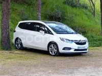 Usado Opel Zafira Excellence 140 CV (102 kW) 2018 Blanco Monovolumen