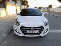 Usado Hyundai i30 110 CV (80 kW) 2017 Gris / plata Berlina