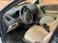 Usado Renault Mégane Dynamique 115 CV (84 kW) 2006 Negro Berlina