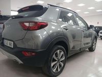 Usado Kia Stonic 99 HP (72 kW) 2024 Cinzento SUV