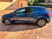 Usado Renault Mégane Zen 130 CV (95 kW) 2018 Azul Berlina