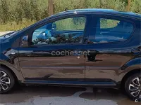 Usado Peugeot 107 68 CV (50 kW) 2007 Negro Utilitario