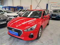 Käytetty Hyundai i30 120 HP (88 kW) 2017 Punainen Sedan