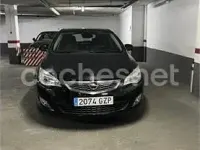 Usado Opel Astra Cosmo 140 CV (102 kW) 2010 Negro Berlina