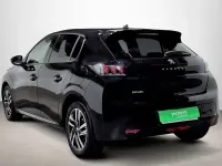 Usado Peugeot 208 Allure 100 CV (73 kW) 2023 Negro Utilitario