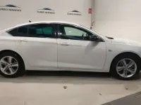 Usado Opel Insignia Business Elegance 122 CV (89 kW) 2022 Blanco Berlina