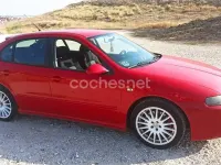 Usado Seat Leon FR 180 CV (132 kW) 2005 Rojo Utilitario