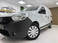 Usado Dacia Dokker Essentiel 95 CV (69 kW) 2021 Blanco Monovolumen