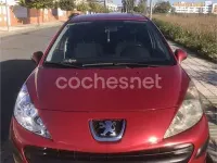 Usado Peugeot 207 70 CV (51 kW) 2009 Rojo Berlina