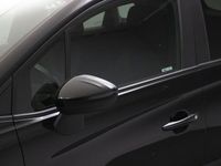 Usado Opel Crossland Selective 130 HP (95 kW) 2018 Preto SUV