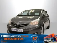 Usado Toyota Yaris Active 90 CV (66 kW) 2013 Gris Berlina