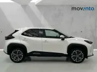 Usado Toyota Yaris Hybrid Style 116 CV (85 kW) 2023 Blanco Pickup/Camioneta