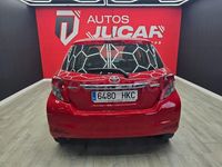 Usado Toyota Yaris Active 90 CV (66 kW) 2012 Rojo Utilitario