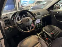 Usado Skoda Yeti Elegance 122 CV (89 kW) 2015 Blanco SUV