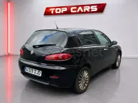 Usado Alfa Romeo 147 Distinctive 105 CV (77 kW) 2005 Negro Utilitario