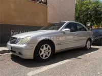 Usado Mercedes C220 Elegance 143 CV (105 kW) 2002 Gris / plata Berlina