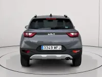 Usado Kia Stonic 120 CV (88 kW) 2023 Verde SUV