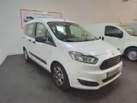 Usado Ford Transit Trend 102 CV (75 kW) 2019 Blanco Familiar