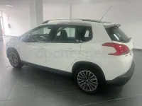 Usado Peugeot 2008 Allure 100 CV (73 kW) 2015 Marrón SUV