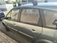 Usado Renault Grand Scénic Expression 120 CV (88 kW) 2004 Verde Monovolumen