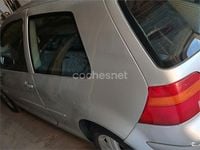 Usado VW Golf IV Conceptline 105 CV (77 kW) 2001 Gris / plata Berlina