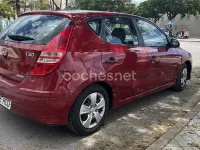 Usado Hyundai i30 Classic 90 HP (66 kW) 2011 Vermelho Sedan