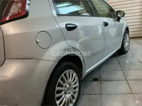 Usado Fiat Punto Pop 77 CV (56 kW) 2012 Gris / plata Utilitario