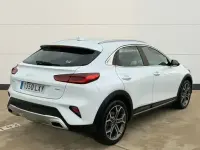 Usado Kia XCeed 141 CV (103 kW) 2022 Blanco SUV