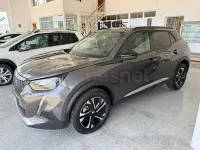 Usado Peugeot 2008 Allure 130 CV (95 kW) 2023 Gris / plata SUV