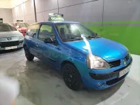 Usado Renault Clio II 100 CV (73 kW) 2005 Azul Berlina