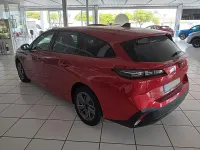 Usado Peugeot 308 Active 130 CV (95 kW) 2023 Rojo Familiar