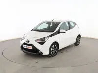 Usado Toyota Aygo Play 72 CV (52 kW) 2021 Blanco Utilitario