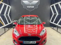 Usado Ford Fiesta Trend 100 CV (73 kW) 2016 Rojo Utilitario