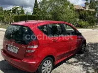 Usado Mercedes A180 Elegance 109 CV (80 kW) 2006 Rojo Monovolumen