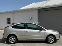 Usado Ford Focus Cabriolet Trend 136 CV (100 kW) 2007 Gris / plata Descapotable